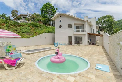 Casa 4 quartos Nações - Balneário Camboriú