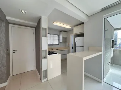 Apartamento 3 quartos Meia Praia - Itapema