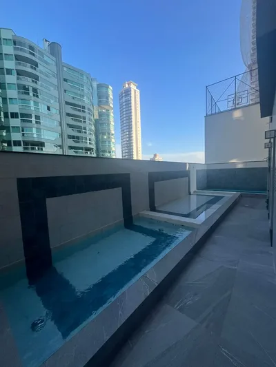 Apartamento 3 quartos Meia Praia - Itapema